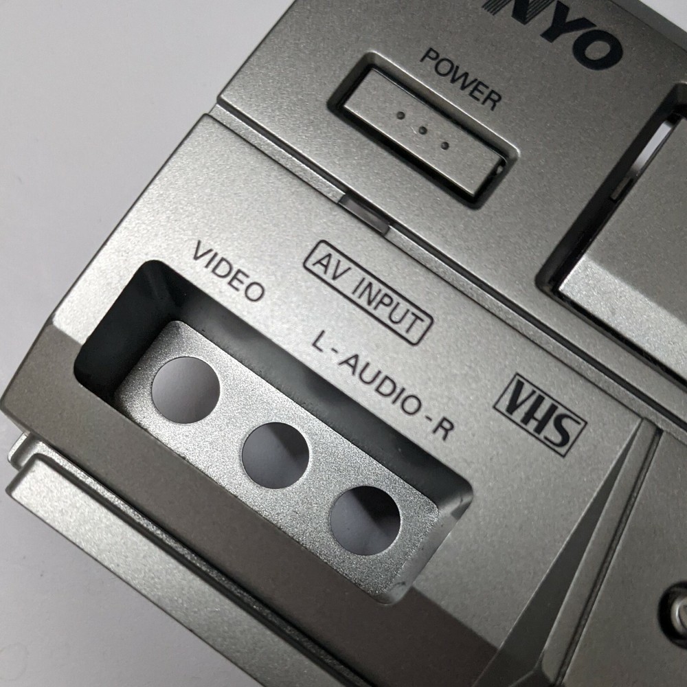 Complete Front Panel with Working Buttons Sanyo DVD and VCR Model #DVW-7200