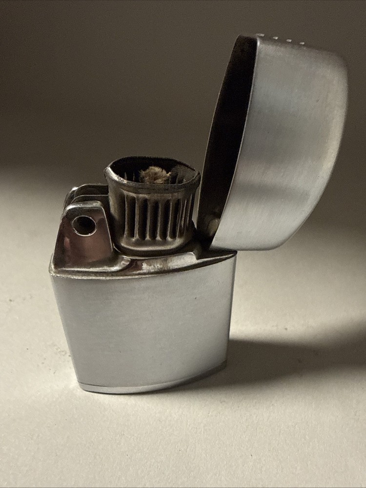 Vintage Ronson Windlite Lighter - Brushed Silver with Chrome Base