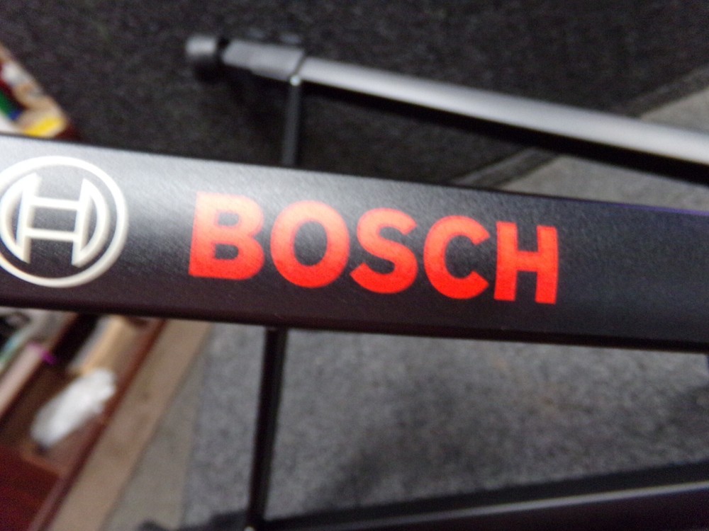BOSCH BT150 Tripod: Compact, Flat Head, Aluminum, (C)