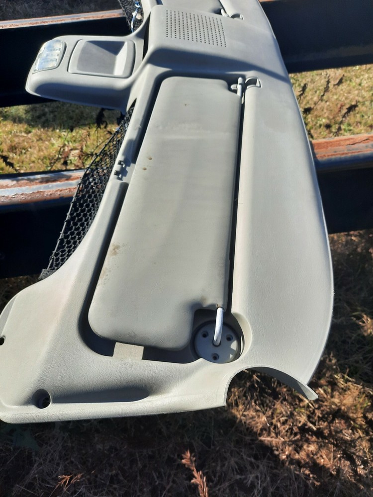 INTERNATIONAL 4300 Overhead Console w/ Visors - 3615203C92