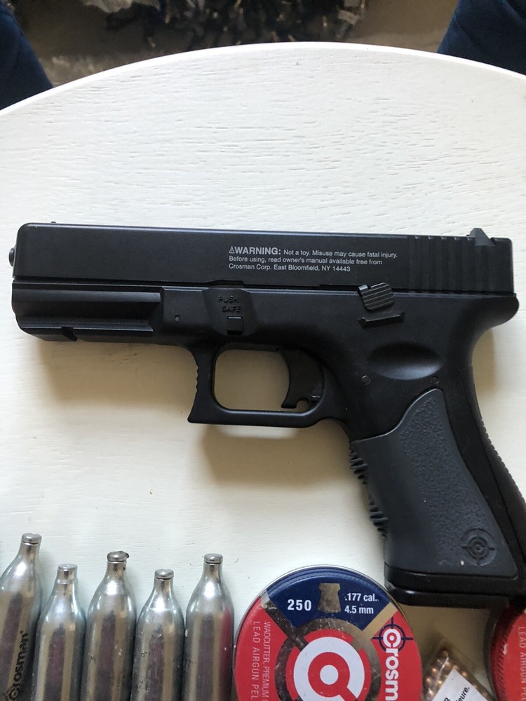 crosman co2 powered air pistol