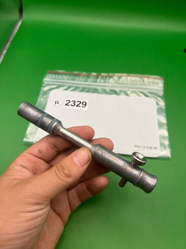 Autococker Bolt