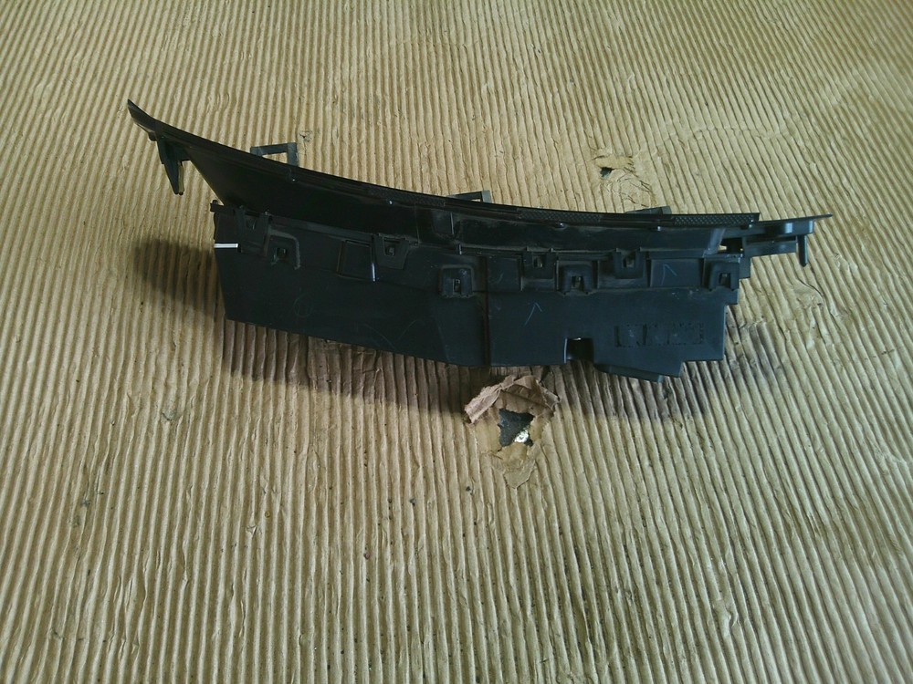 2012-2013 Mazda 3 Upper Center Dash Info-GPS-TV Screen Display