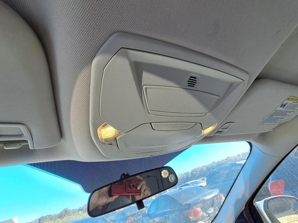 ESCAPE 2017 Glove Box 4813419