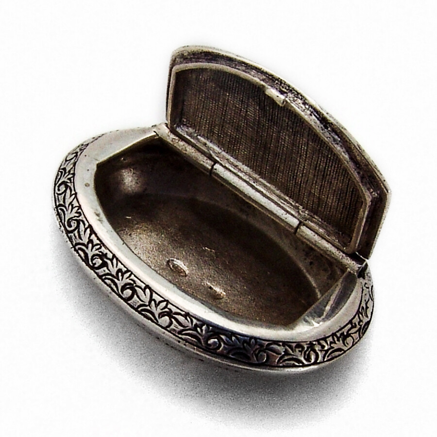 Small Ornate Oval Pill Box 800 Standard Silver