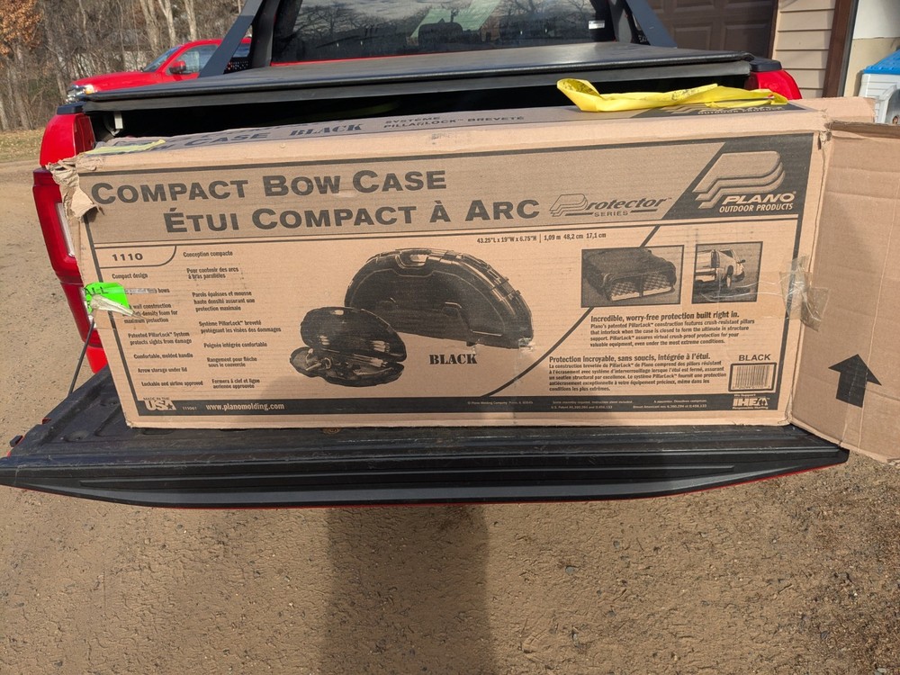 plano compact bow case