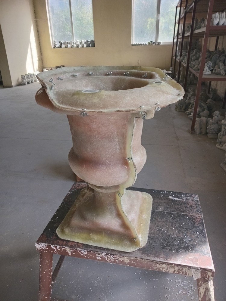 Polyurethane flexible mold with a plastic frame"Lily flower pot"