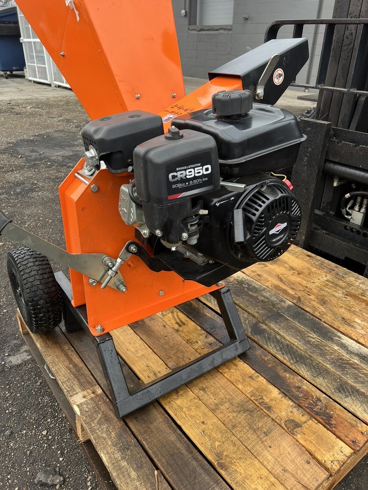 Yardmax Chipper Shredder With Spare Motor.