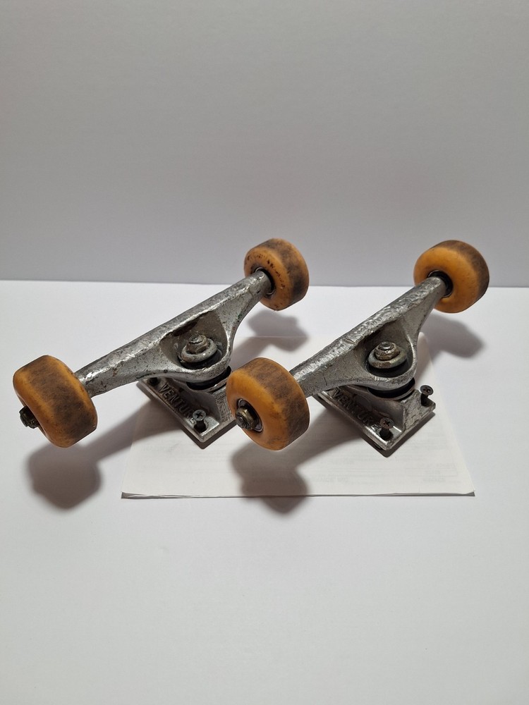 Vintage Venture Skateboad Trucks & Wheels