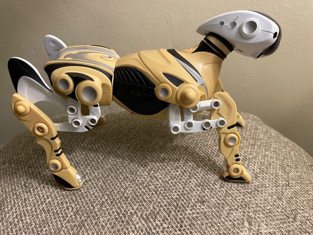 WowWee Robopet 2005 Full Function Interactive Control Dog with Remote - Tested