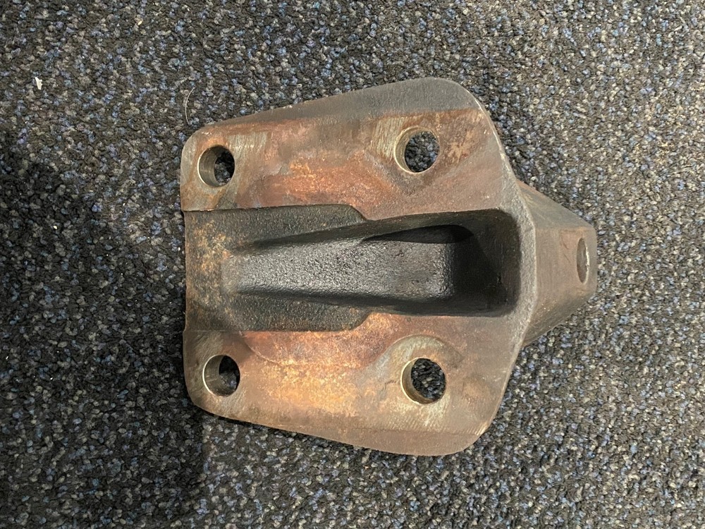 International Diesel Engine Rear Engine Mount 1864755C3