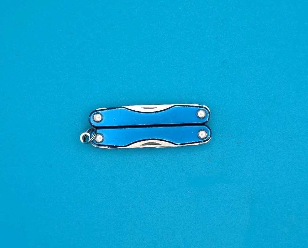 Leatherman Squirt S4 Multi-Tool, Key Ring, Retired, BLUE!