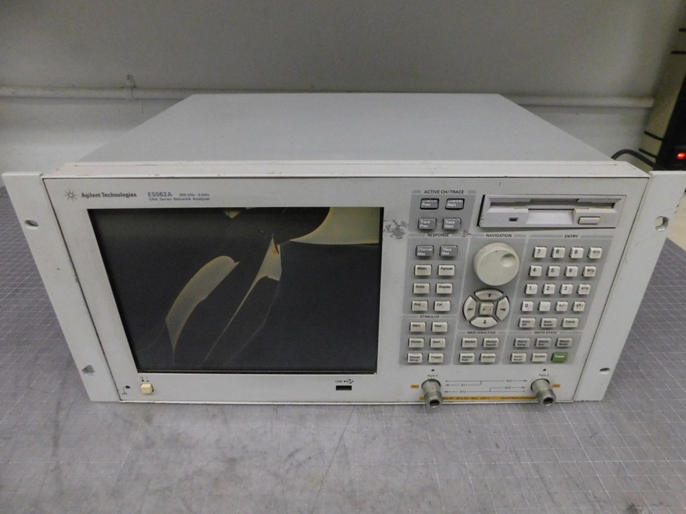 AGILENT E5062A NETWORK ANALYZER M4988