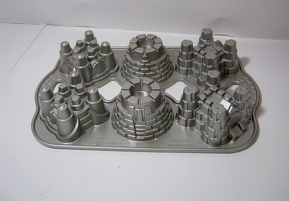 Nordic Ware 5 Cup Cakelett Cupcake Castle Non-Stick Pan