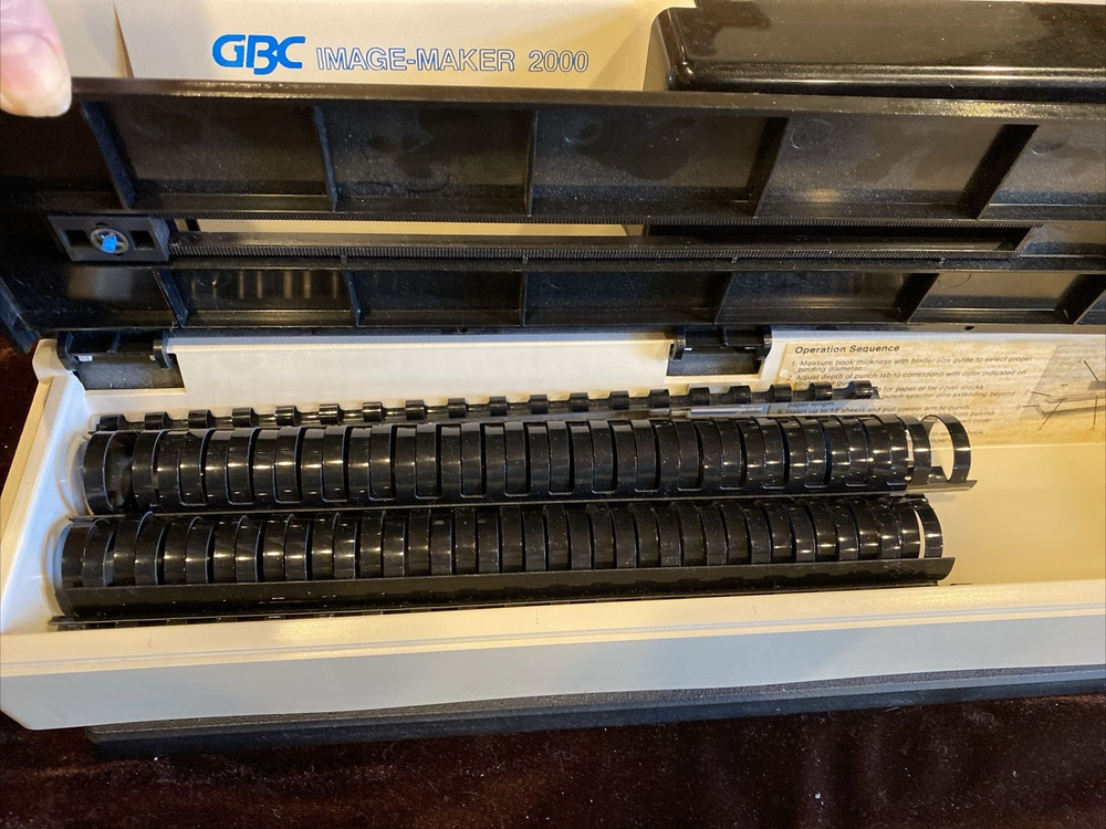 GBC Image-Maker 2000 Comb Binding Machine with 644 Combs + 450 Cover Sheets