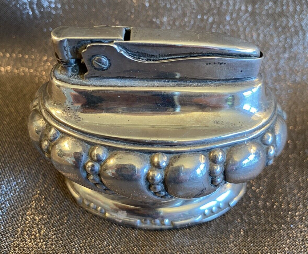 Vintage Ronson Waldorf Table Silver Plate Lighter