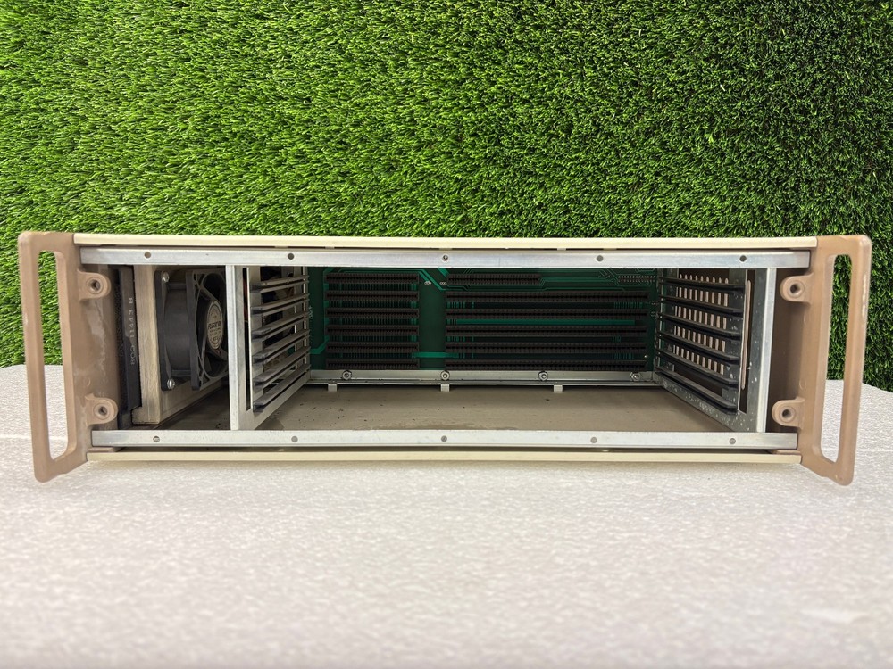 UNTESTED Applied Microsystems 750-10000-01 Chassis Backplane Rackmount Enclosure