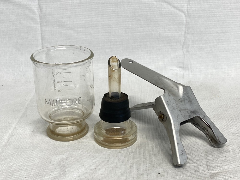 MILLIPORE Glass Graduated 300mL 47mm Fritted Microfiltration Assembly B