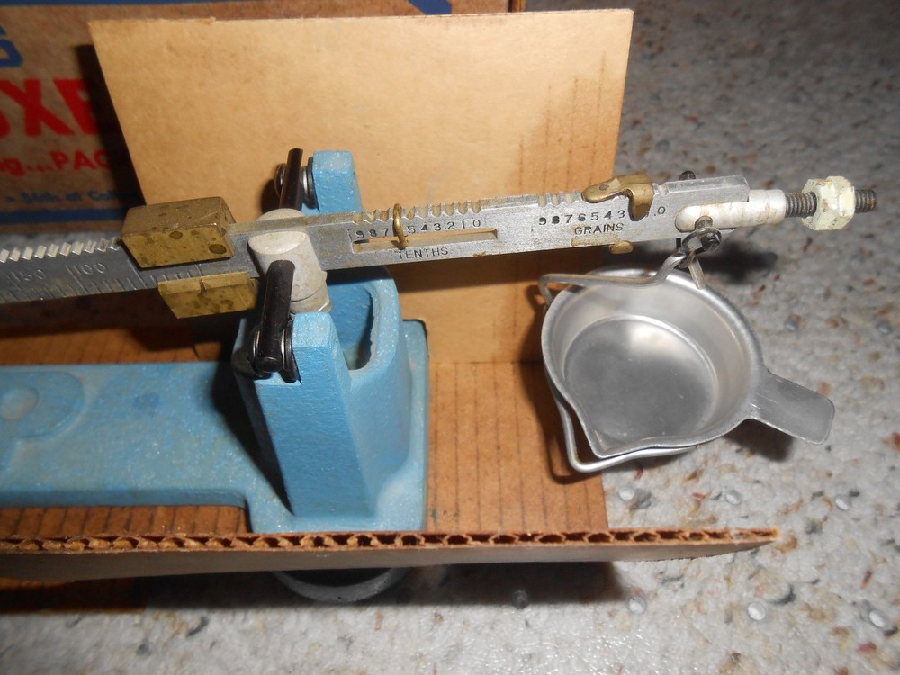 VINTAGE PACIFIC RELOADING POWDER MEASURE Scale