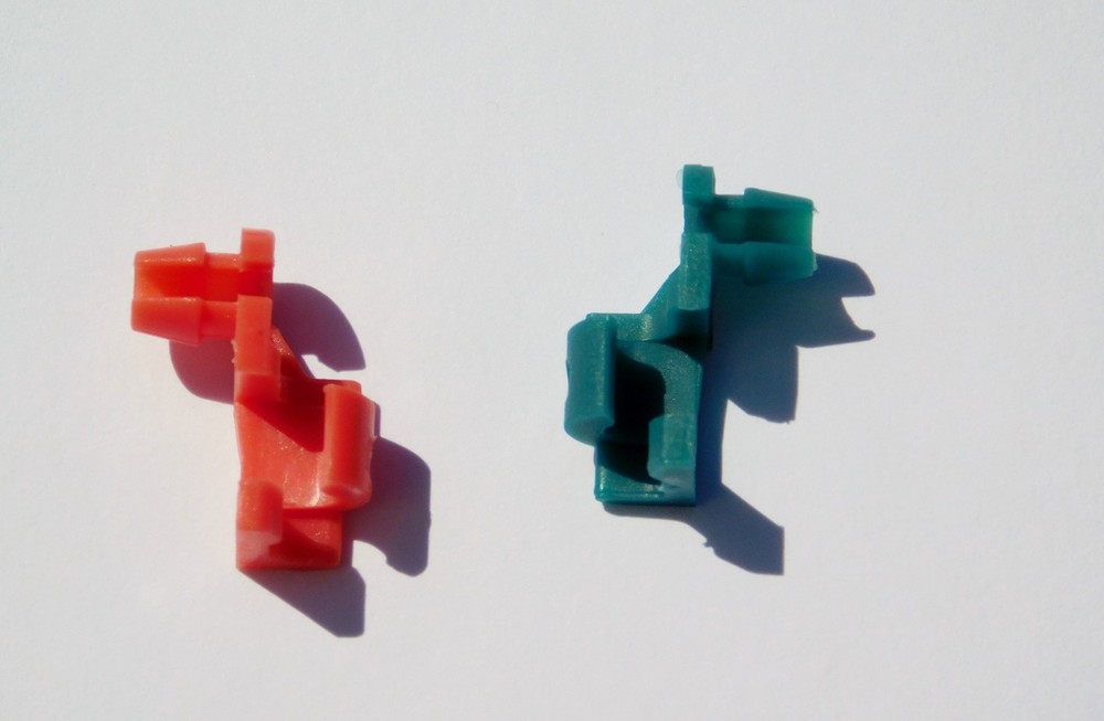 GMC & CHEVY TAILGATE LATCH HANDLE ROD RETAINER CLIPS 1999-2009