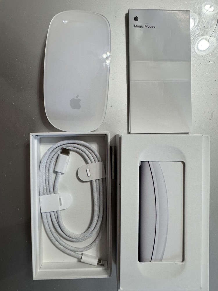 Apple Magic Mouse Multi-Touch Surface lightning CHARGING PORT MK2E3AM/A
