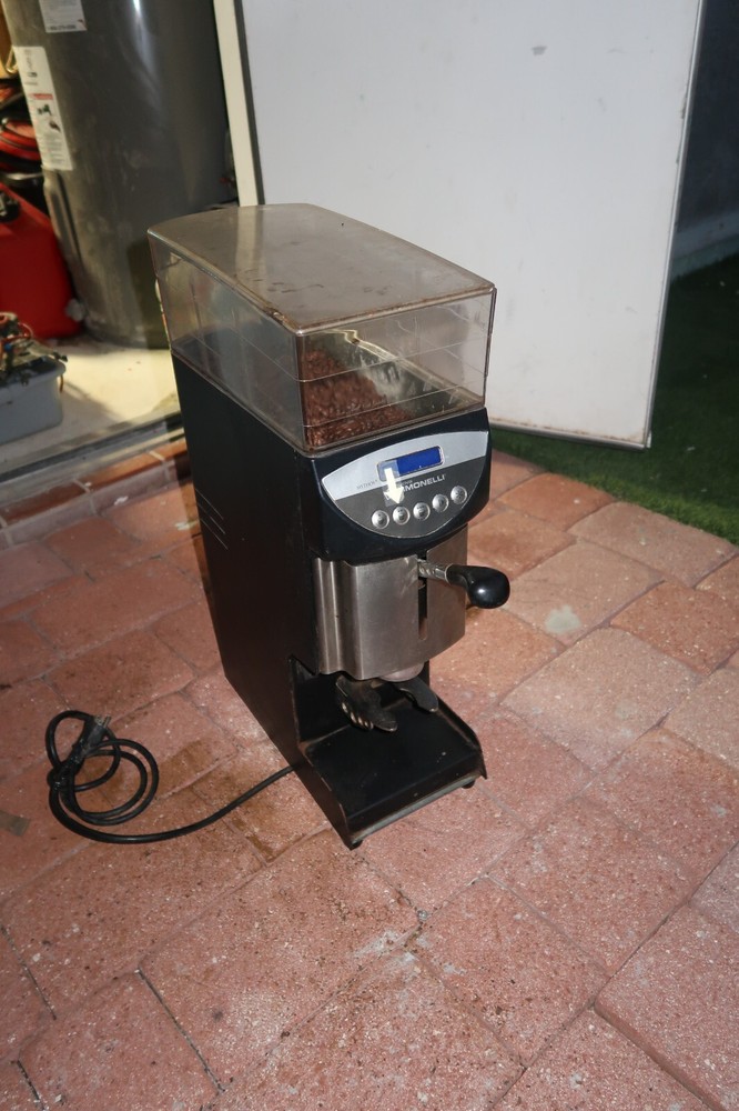 Nuova Simonelli Mythos Expresso Grinder