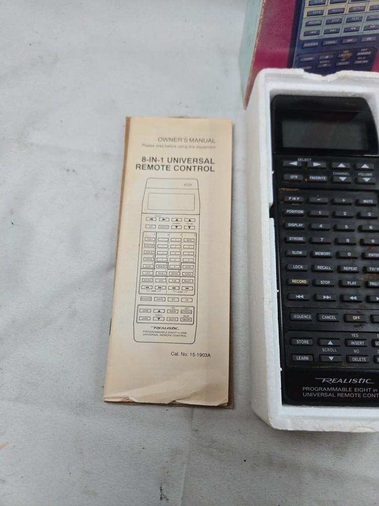 VINTAGE Realistic Programable 8-in-1 Universal Remote Control 15-1903A -Working!