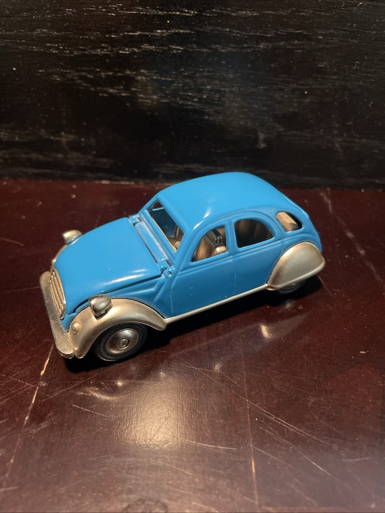 Fossil Limited edition blue car desk clock