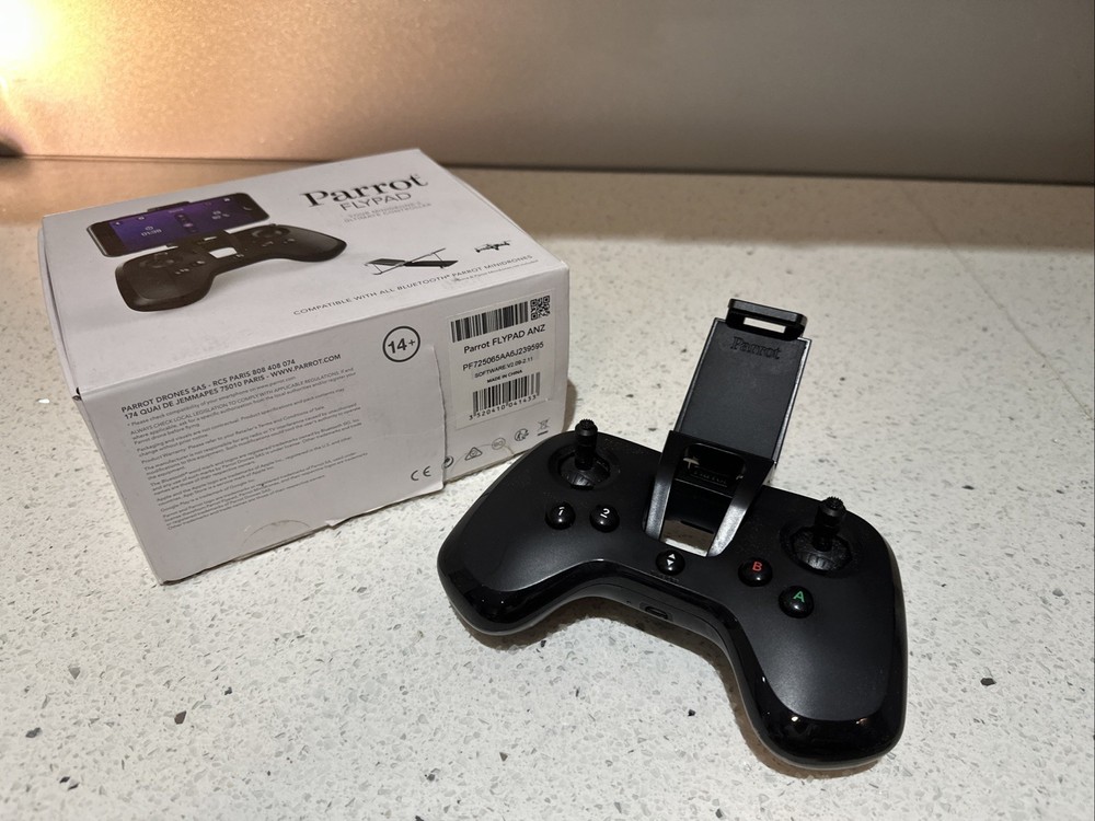 Parrot Flypad Controller for Mambo and Swing MiniDrone, Black, PF725005