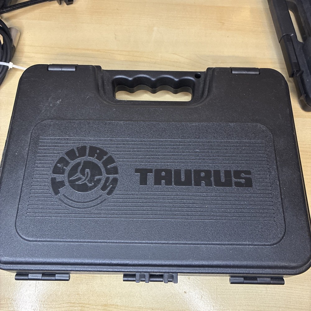 TAURUS TRACKER 357 FACTORY HARD CASE OEM