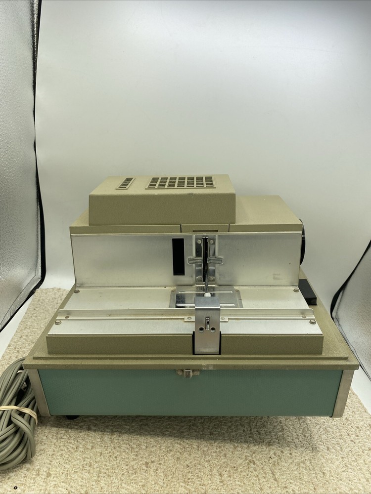 Vintage Argus 500 Electromatic Remote Automatic Slide Projector Needs Bulb