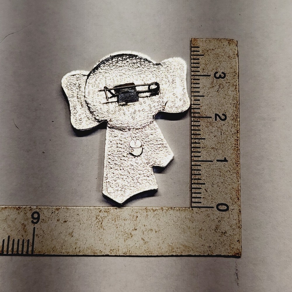 Vintage Russian Pin. B23.