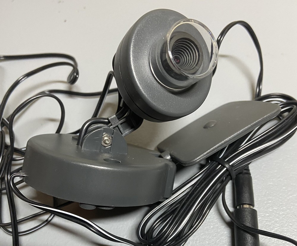Home Sentinel CMOS Wireless 2.4 GHz Security Camera/Receiver Set w Extra Camera