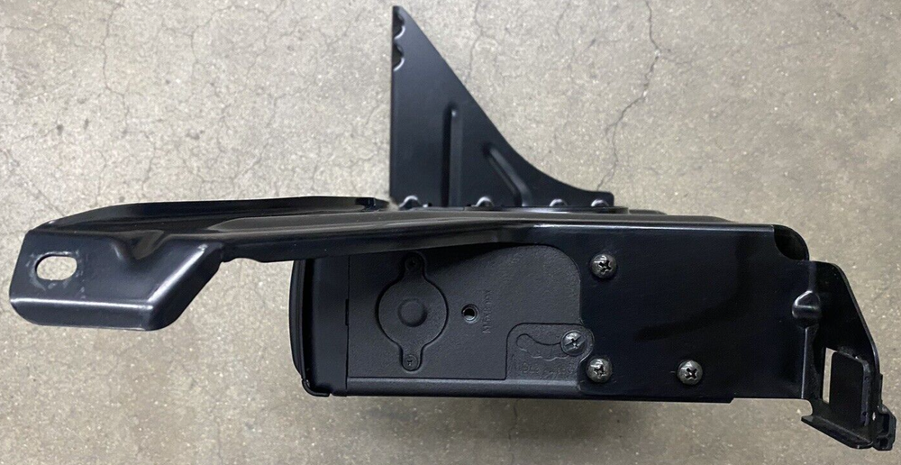 6CD Changer Complete With Bracket For 1998-2010 Porsche 911 Cayenne Cayman