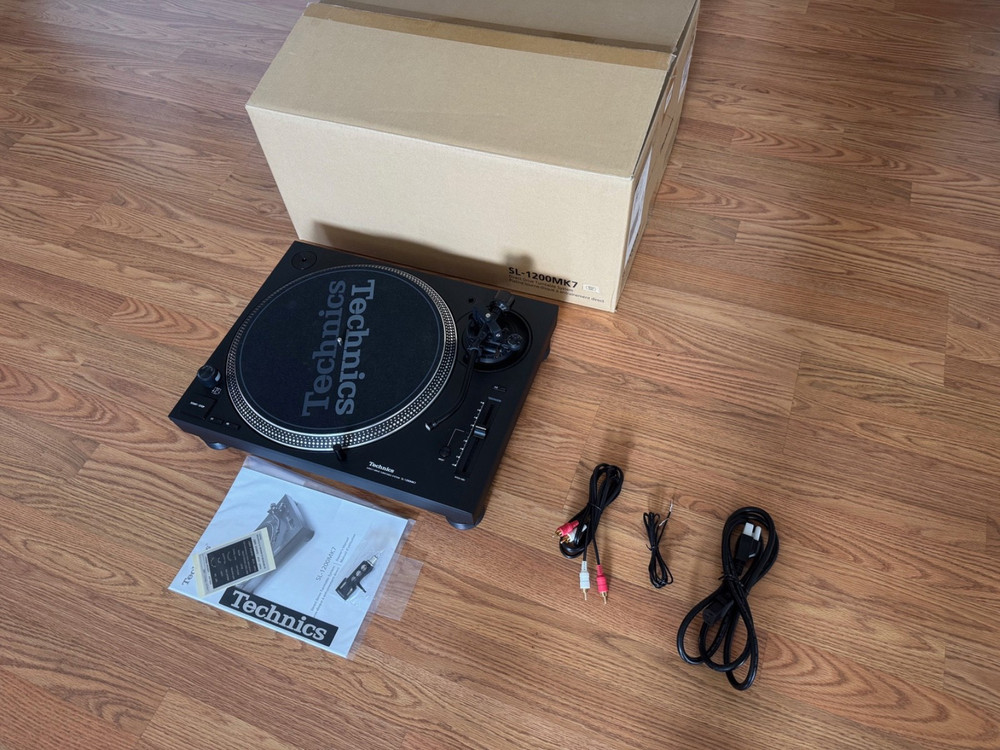 Technics SL-1200MK7 Direct Drive Turntable System - Black