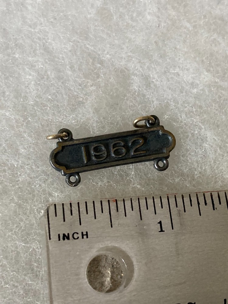 Authentic US Army USMC 1962 Qualification Badge 8D