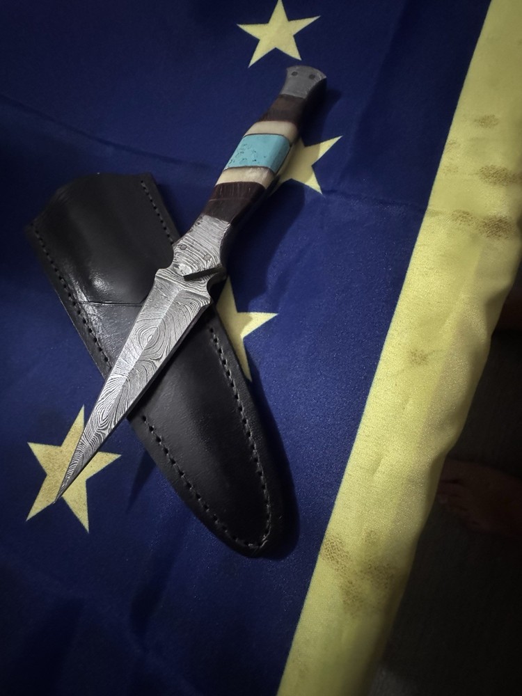 Damascus dagger