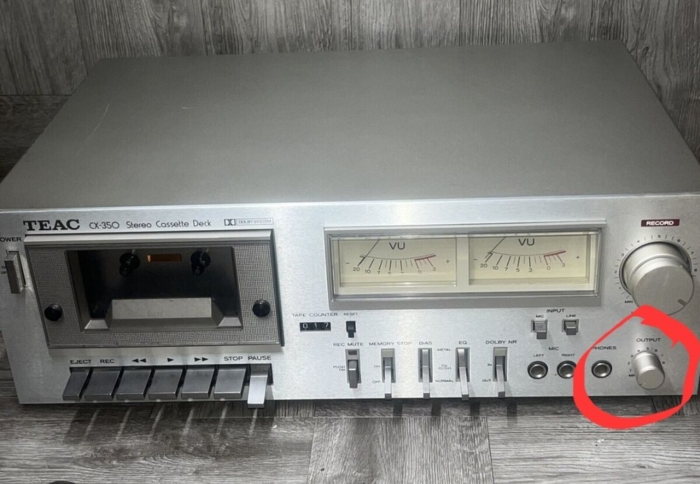 TEAC CX-350 CASSETTE DECK - Output Level Knob Button.