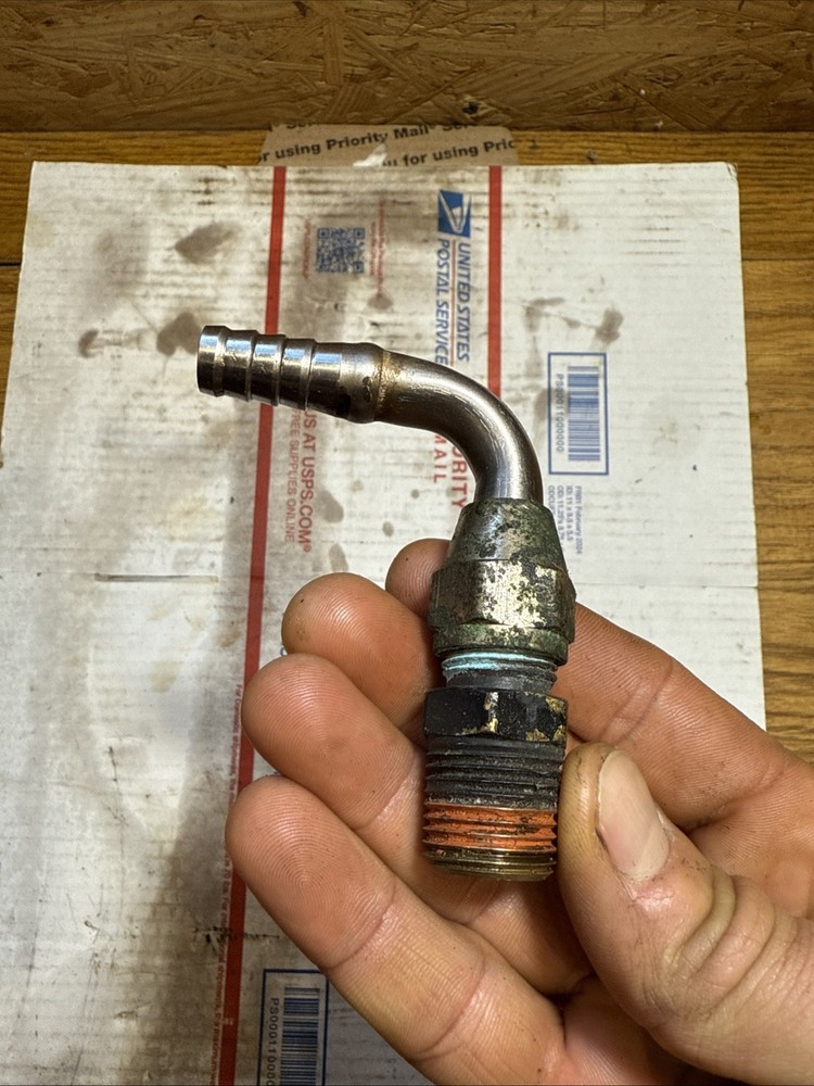 Volvo Penta engine oil system connectors