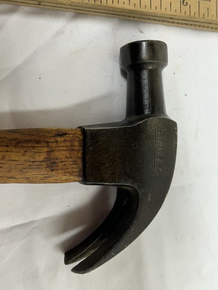Stanley Curved Claw Hammer Nice