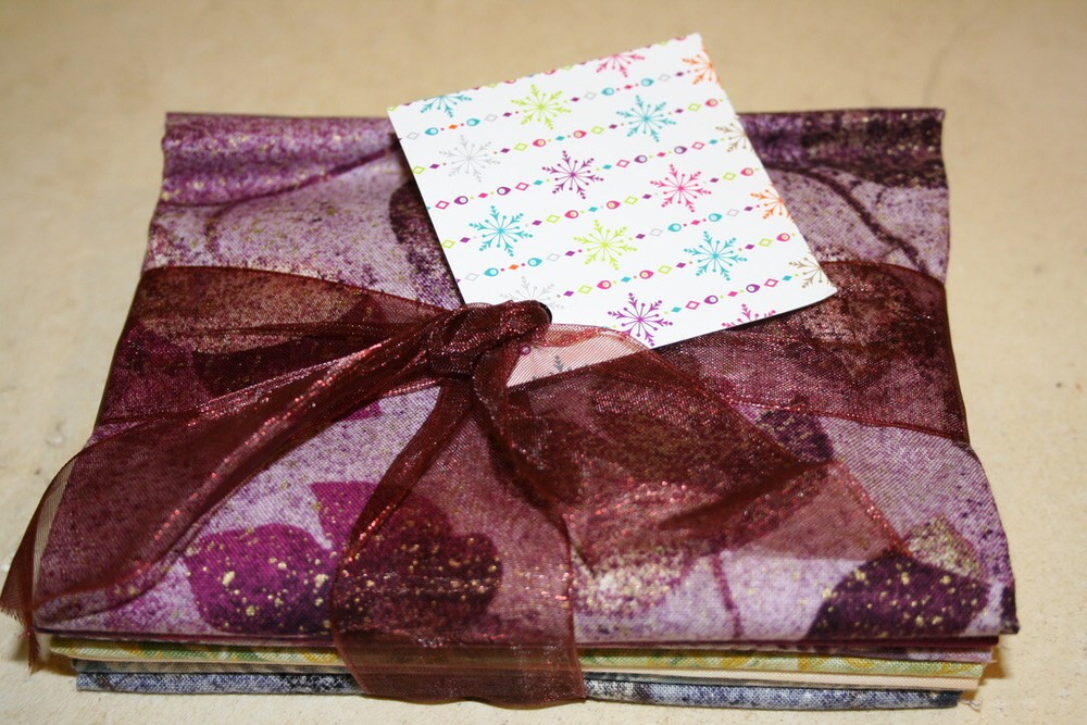 #825 Nature's View Point 7 Fat Quarter Fabric Bundle