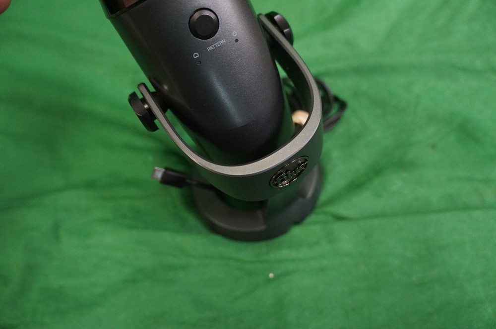 Blue Mic CES-3 Microphone USB W/Stand