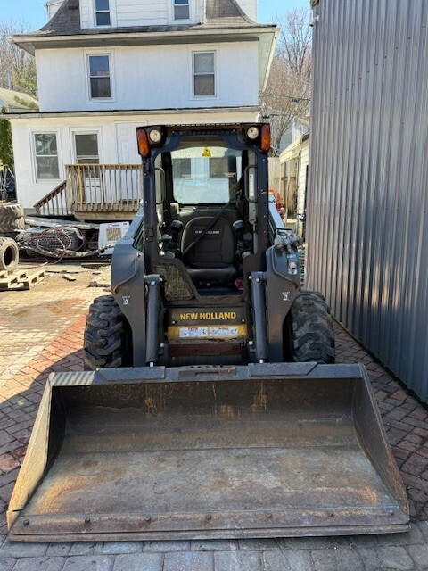 Skid Steer New Holland L220