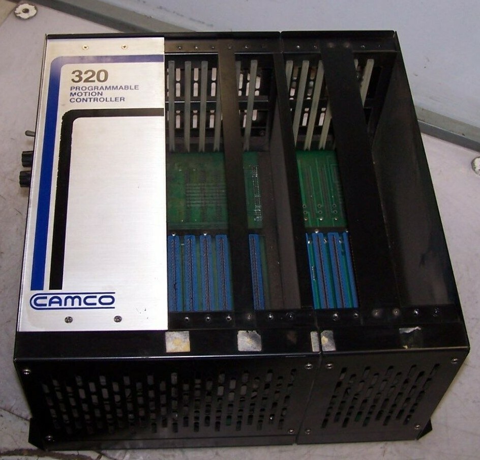 CAMCO 320C-02 PROGRAMMABLE MOTION CONTROLLER 12 MODULE CHASSIS