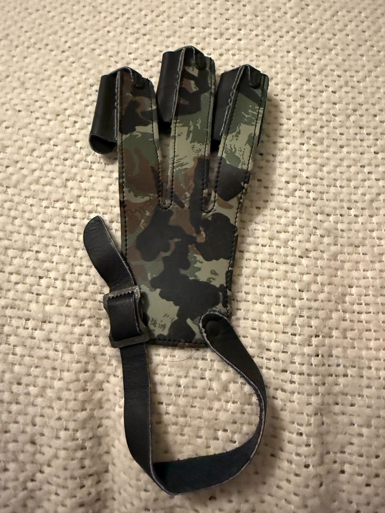 Camouflage Large Archery Finger Tabs