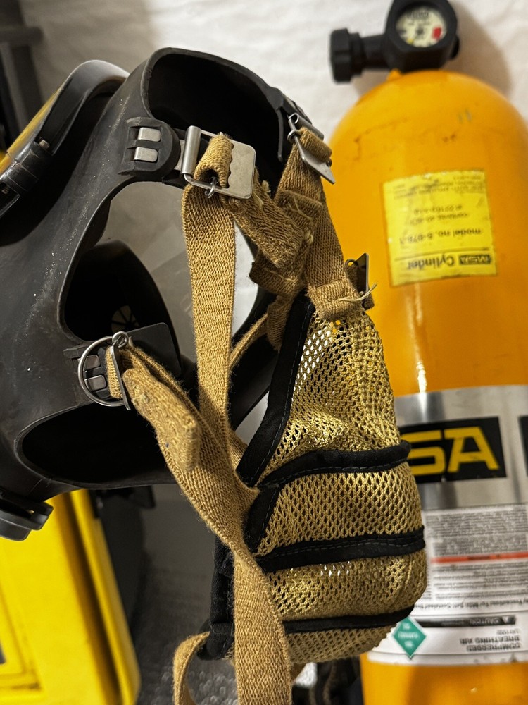 MSA cylinder 5-978-1 with frame harness and mask