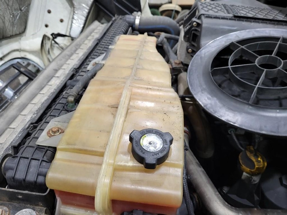 For 2018 FREIGHTLINER CASCADIA 113 RADIATOR OVERFLOW TANK ,  MN