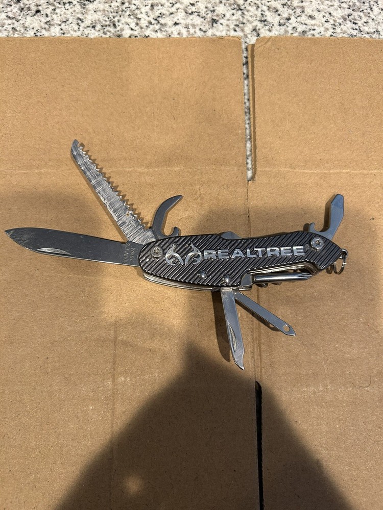 Realtree Edge Camo Deluxe Mutli-tool