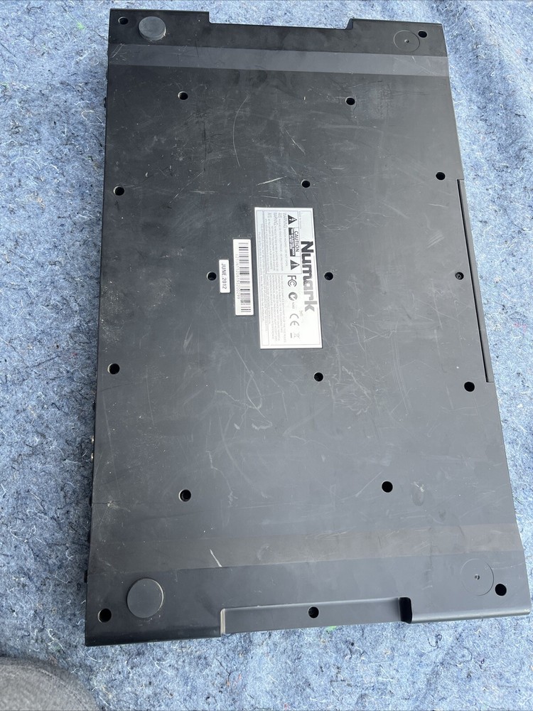 Numark IDJ PRO controller W/Case (Missing Power Cord) Parts only ,UNTESTED