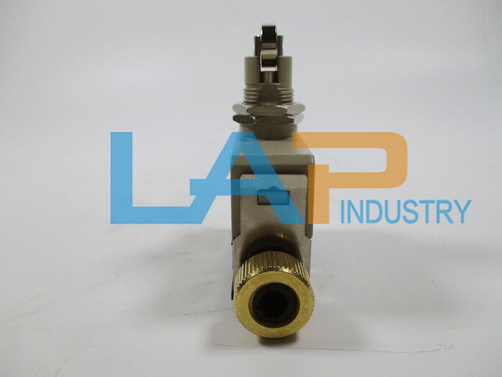 1pc New For Limit switch D4E-2A20N